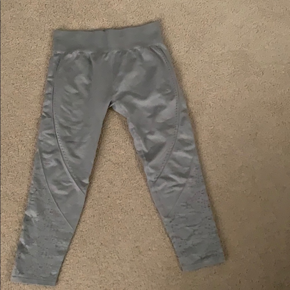 light grey cropped leggings